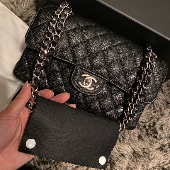 Small classic chanel flap bag - Picture 5 of 14